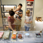 28.05.2017 Kielce. „Meble kombinowane…” w Muzeum Zabawek i Zabawy. / Marzena Mąkosa / Radio Kielce