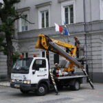 31.05.2017 Kielce. Rozwieszanie flag przed EURO U21. / Marzena Mąkosa / Radio Kielce