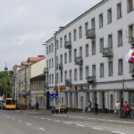 31.05.2017 Kielce. Rozwieszanie flag przed EURO U21. / Marzena Mąkosa / Radio Kielce