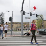 31.05.2017 Kielce. Rozwieszanie flag przed EURO U21. / Marzena Mąkosa / Radio Kielce