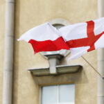 31.05.2017 Kielce. Rozwieszanie flag przed EURO U21. / Marzena Mąkosa / Radio Kielce