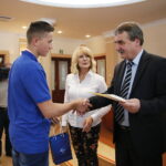 31.05.2017 Kielce. Spotkanie prezydenta Wojciecha Lubawskiego z drużyną młodzików dziecięco- młodzieżowego klubu siatkarskeigo "PLAS". / Marzena Mąkosa / Radio Kielce