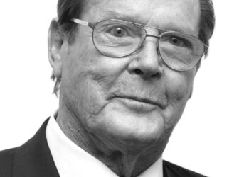 Roger Moore nie żyje - Radio Kielce