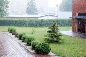 28.06.2017 Kielce. Opady deszczu przy ulicy Radiowej. / Marzena Mąkosa / Radio Kielce