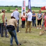 Mieszkańcy wsi Komorów obawiają się sfory psów należących do sąsiada / Grzegorz Jamka / Radio Kielce