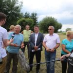 Mieszkańcy wsi Komorów obawiają się sfory psów należących do sąsiada / Grzegorz Jamka / Radio Kielce