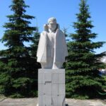 Pomnik „Ponurego” na rynku w Wąchocku / Wojciech Kӧnigsberg