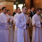 Sandomierz. Siedmiu alumnów Wyższego Seminarium Duchownego otrzymało święcenia diakonatu, biskup senior diecezji sandomierskiej Edward Frankowski, kościół świętego Jakuba / Wyższe Seminarium Duchowne w Sandomierzu