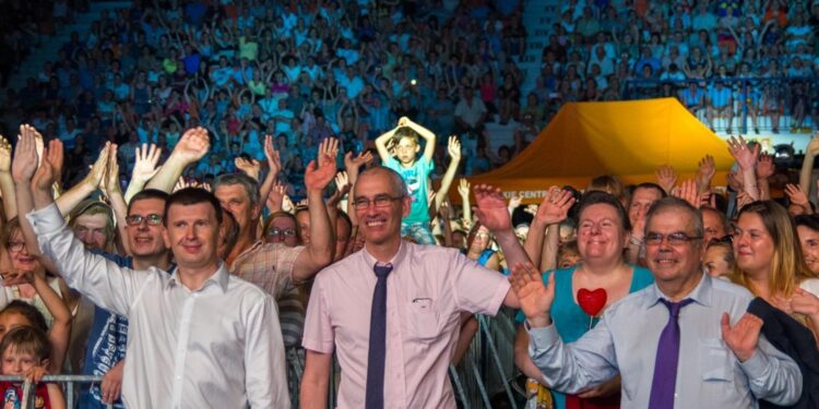 Dni Ostrowca. Koncerty, jedzenie, sport i... balon braci Montgolfier - Radio Kielce