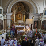 Tarnawa. Kościół Św. Marcina, msza żałobna w intencji ks. Jana Biernackiego / Ewa Pociejowska-Gawęda / Radio Kielce