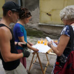 „Ślady na Podwórzu”. Akcja upiększania podwórka przy ulicy Wesołej 36 w Kielcach / Katarzyna Prędotka / Radio Kielce