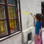 „Ślady na Podwórzu”. Akcja upiększania podwórka przy ulicy Wesołej 36 w Kielcach / Katarzyna Prędotka / Radio Kielce