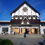 Starachowice. Panteon Pamięci narodowej przy kościele Wszystkich Świętych / Michał Kita / Radio Kielce