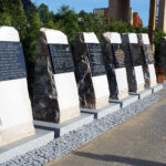 Starachowice. Panteon Pamięci narodowej przy kościele Wszystkich Świętych / Michał Kita / Radio Kielce