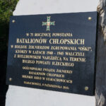 Starachowice. Panteon Pamięci narodowej przy kościele Wszystkich Świętych / Michał Kita / Radio Kielce