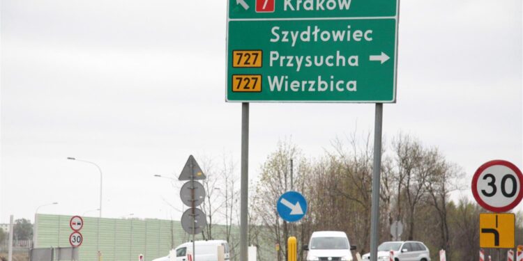 02.05.2017 Zmiana organizacji ruchu na drodze S7 w okolicach Szydłowca / Jakub Rożek / Radio Kielce