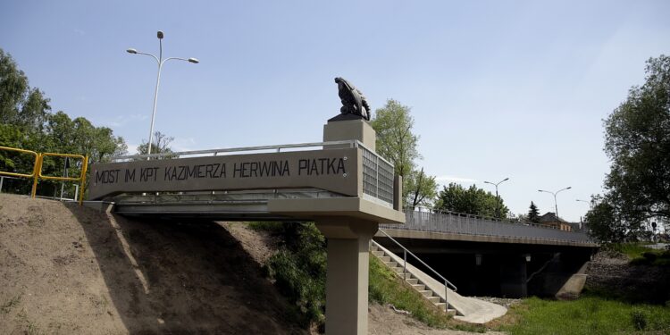 29.05.2017 Kielce. Pomnik upamiętniający most "Herwina" Piątka. / Jarosław Kubalski / Radio Kielce