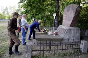 Miedziana Góra. Widowisko historyczne upamiętniające wydarzenia z 5 czerwca 1944 roku / Jarosław Kubalski / Radio Kielce