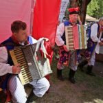 11.06.2017 Tokarnia. Jawor u źródeł kultury / Jarosław Kubalski / Radio Kielce