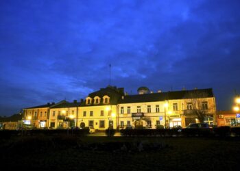 29.01.2016 Jędrzejów. Rynek. Muzeum im. Przypkowskich. / Jarosław Kubalski / Radio Kielce