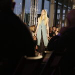 01.06.2017 Kielce. Off Fashion. Pokaz mody w salonie BMW. / Jarosław Kubalski / Radio Kielce