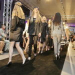 01.06.2017 Kielce. Off Fashion. Pokaz mody w salonie BMW. / Jarosław Kubalski / Radio Kielce