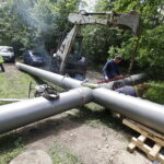 07.06.2017 Kielce. Montaż krzyża na górze Brusznia. / Jarosław Kubalski / Radio Kielce