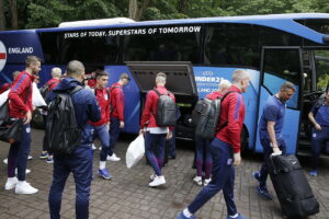 12.06.2017 Kielce. Reprezentacja Angli w turnieju UEFA EURO U21 dotarła do hotelu. / Jarosław Kubalski / Radio Kielce