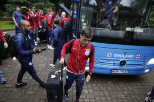 12.06.2017 Kielce. Reprezentacja Angli w turnieju UEFA EURO U21 dotarła do hotelu. / Jarosław Kubalski / Radio Kielce