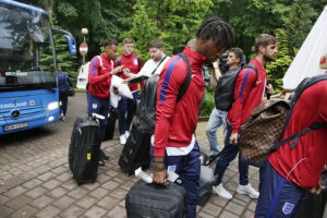 12.06.2017 Kielce. Reprezentacja Angli w turnieju UEFA EURO U21 dotarła do hotelu. / Jarosław Kubalski / Radio Kielce