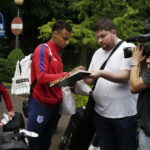 12.06.2017 Kielce. Reprezentacja Angli w turnieju UEFA EURO U21 dotarła do hotelu. / Jarosław Kubalski / Radio Kielce