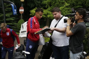 12.06.2017 Kielce. Reprezentacja Angli w turnieju UEFA EURO U21 dotarła do hotelu. / Jarosław Kubalski / Radio Kielce