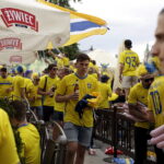 16.06.2017. Kielce . Przemarsz kibiców szwedzkich. / Jarosław Kubalski / Radio Kielce