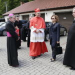 17.06.2017 Rytwiany. 400 lecie Pustelni Złotego Lasu. Uroczystościom przewodniczył kardynał Gerhard Muller. / Jarosław Kubalski / Radio Kielce