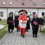 17.06.2017 Rytwiany. 400 lecie Pustelni Złotego Lasu. Uroczystościom przewodniczył kardynał Gerhard Muller. / Jarosław Kubalski / Radio Kielce