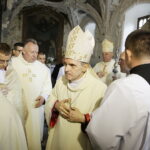 17.06.2017 Rytwiany. 400 lecie Pustelni Złotego Lasu. Biskup Krzysztof Nitkiewicz / Jarosław Kubalski / Radio Kielce