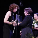 18.06.2017 Kielce. Teatr im. Stefana Żeromskiego. Gala plebiscytu "o Dziką różę". Beata Pszeniczna. Nagroda Fundacji im. Edwarda Kusztala. / Jarosław Kubalski / Radio Kielce