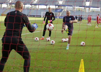 18.06.2017 Kielce. Reprezentacja Słowacji U21 podczas treningu na Kolporter Arenie. / Jarosław Kubalski / Radio Kielce