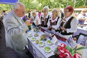 18.06.2017 Kielce. Konkurs „Nasze Kulinarne Dziedzictwo - Smaki Regionów” i koncert finalistów Buskich Spotkań z Folklorem. / Jarosław Kubalski / Radio Kielce