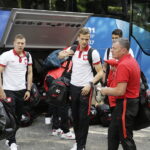 20.06.2017 Cedzyna. Reprezentacja Polski U21 przed hotelem Uroczysko. / Jarosław Kubalski / Radio Kielce