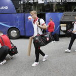 20.06.2017 Cedzyna. Reprezentacja Polski U21 przed hotelem Uroczysko. / Jarosław Kubalski / Radio Kielce