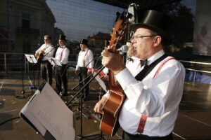 24.06.2017 Kielce. Święto Kielc. Koncert zespołu GAYERSTREETS z partnerskiego miasta Gotha. / Jarosław Kubalski / Radio Kielce