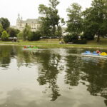 24.06.2017 Kielce. Święto Kielc. Rowery wodne na stawie w parku. / Jarosław Kubalski / Radio Kielce