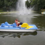 24.06.2017 Kielce. Święto Kielc. Rowery wodne na stawie w parku. / Jarosław Kubalski / Radio Kielce