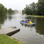 24.06.2017 Kielce. Święto Kielc. Rowery wodne na stawie w parku. / Jarosław Kubalski / Radio Kielce