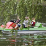 24.06.2017 Kielce. Święto Kielc. Rowery wodne na stawie w parku. / Jarosław Kubalski / Radio Kielce