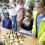 24.06.2017 Kielce. Święto Kielc. Żywe szachy na Placu Konstytucji. / Jarosław Kubalski / Radio Kielce