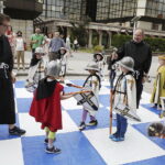 24.06.2017 Kielce. Święto Kielc. Żywe szachy na Placu Konstytucji. / Jarosław Kubalski / Radio Kielce