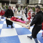 24.06.2017 Kielce. Święto Kielc. Żywe szachy na Placu Konstytucji. / Jarosław Kubalski / Radio Kielce