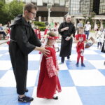 24.06.2017 Kielce. Święto Kielc. Żywe szachy na Placu Konstytucji. / Jarosław Kubalski / Radio Kielce